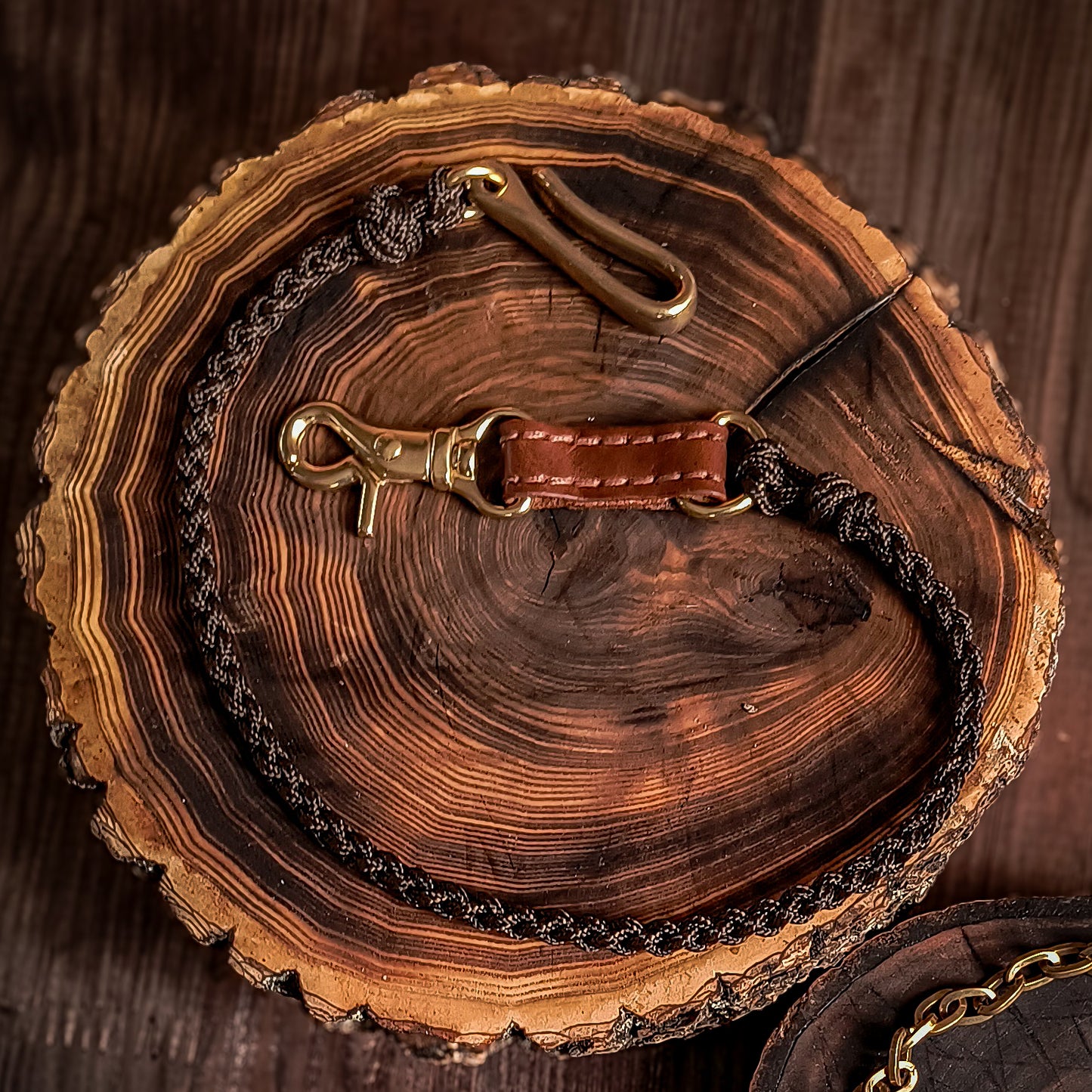 Braided paracord lanyard