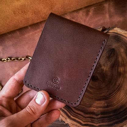 Vertical bifold wallet