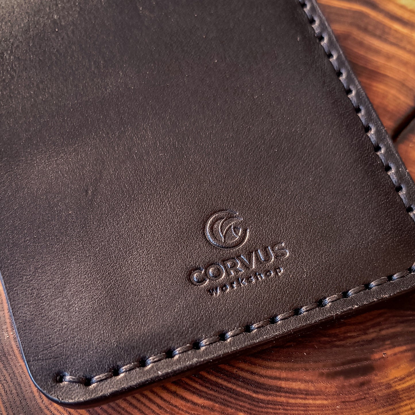 Vertical bifold wallet