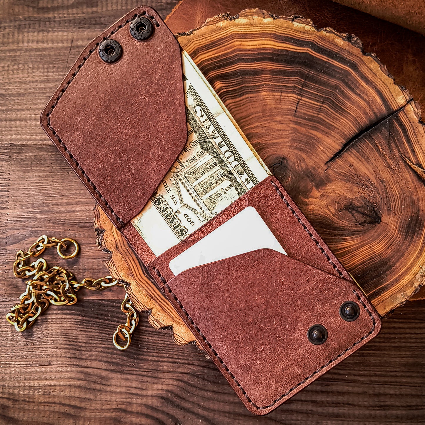 Vertical bifold wallet