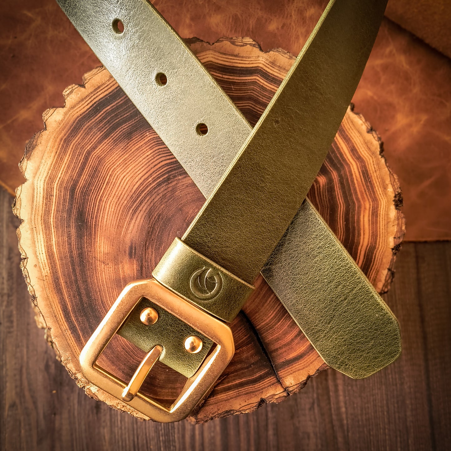 Pistachio green leather belt with key holder