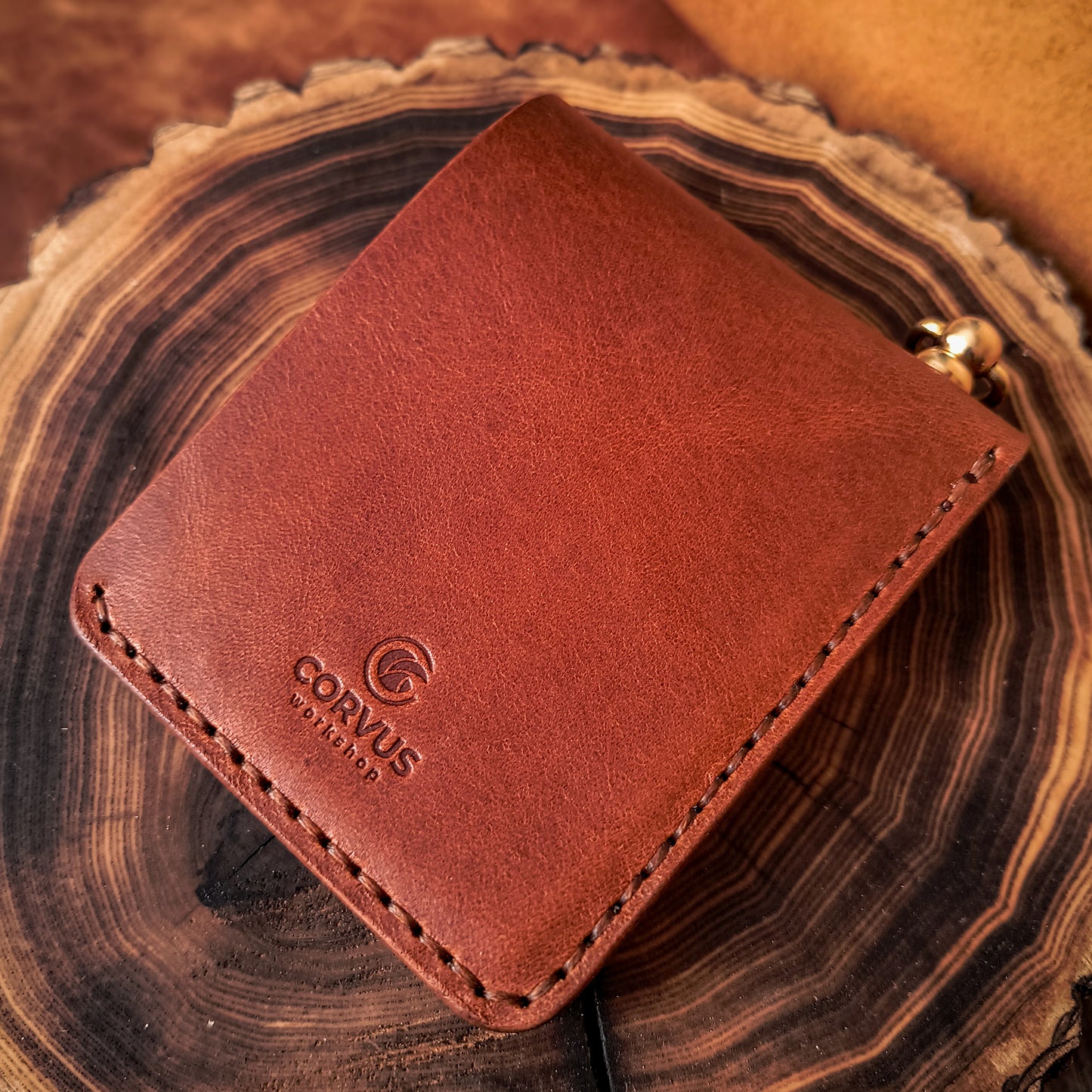 Vertical bifold chained wallet