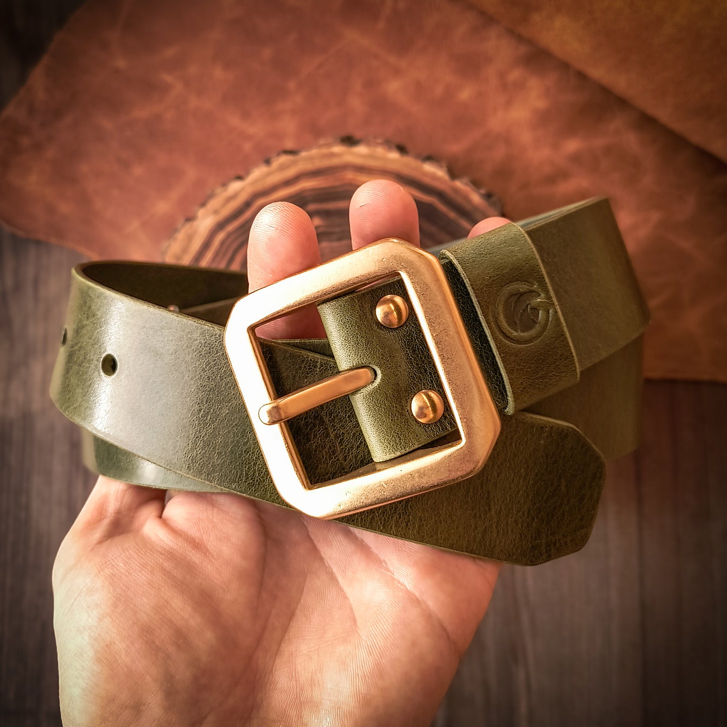 Pistachio green leather belt with key holder