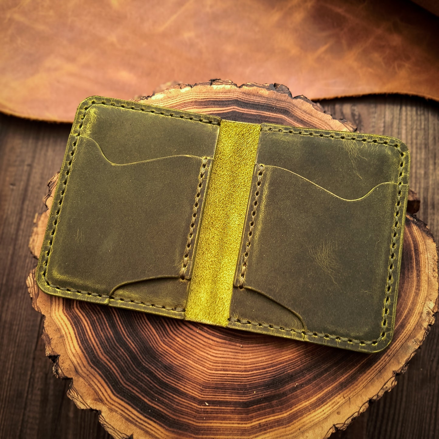 Front pocket bifold wallet