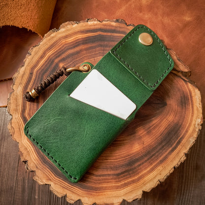 Small leather wallet in deep green colour 