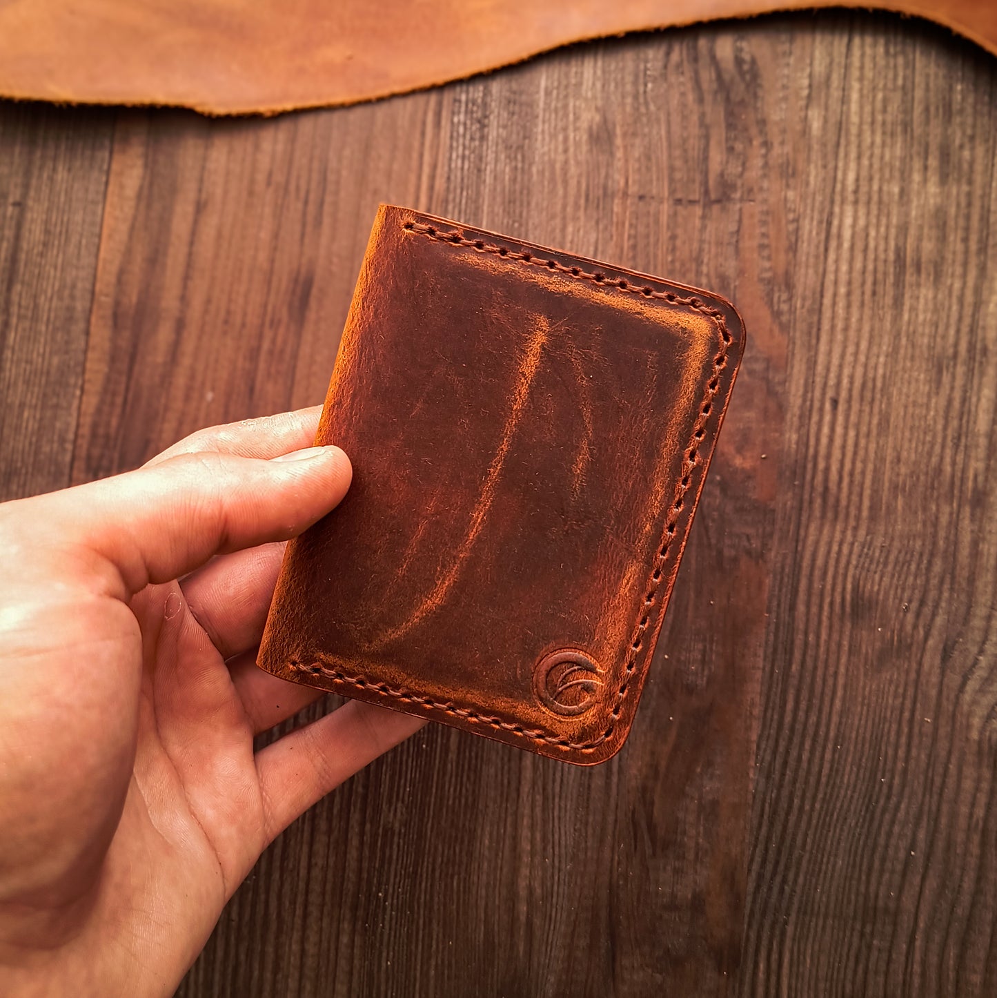 Front pocket bifold wallet