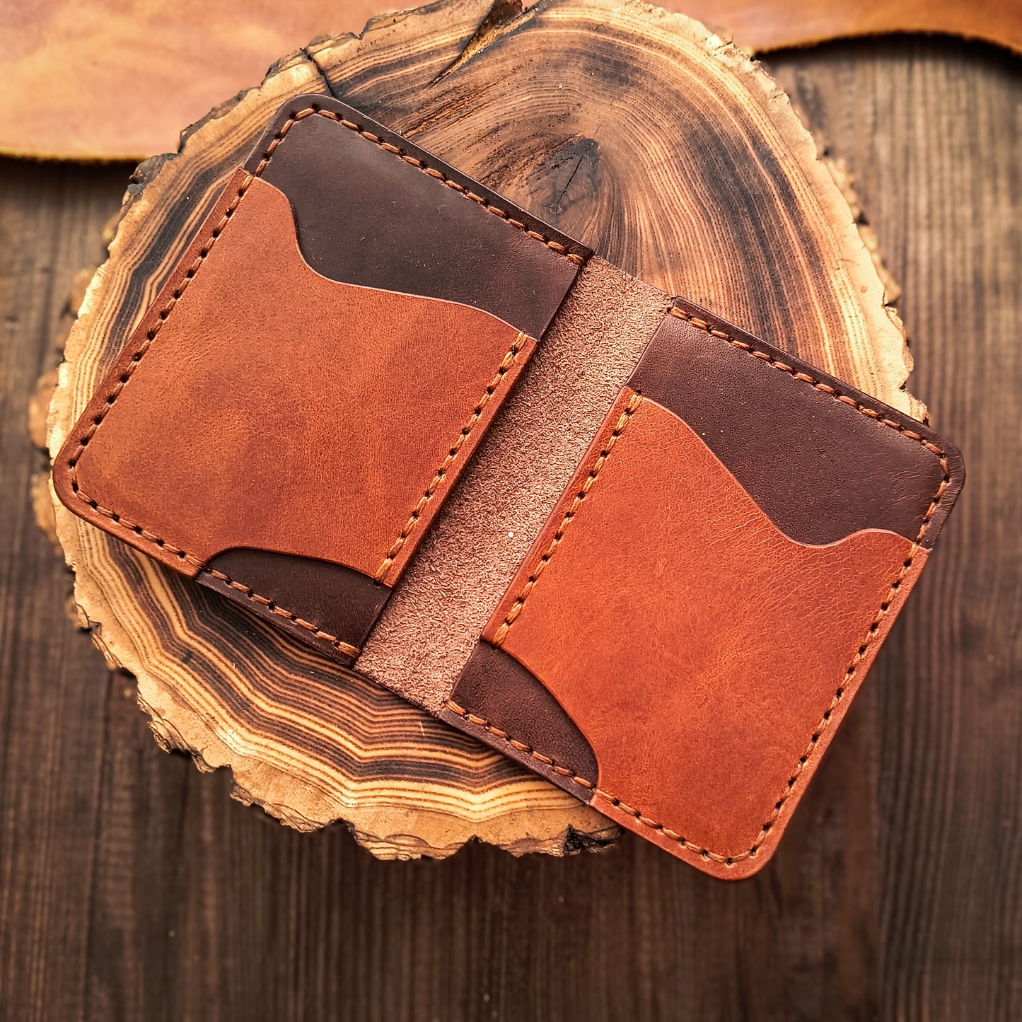 Front pocket bifold wallet