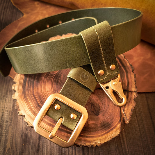 Pistachio green leather belt with key holder